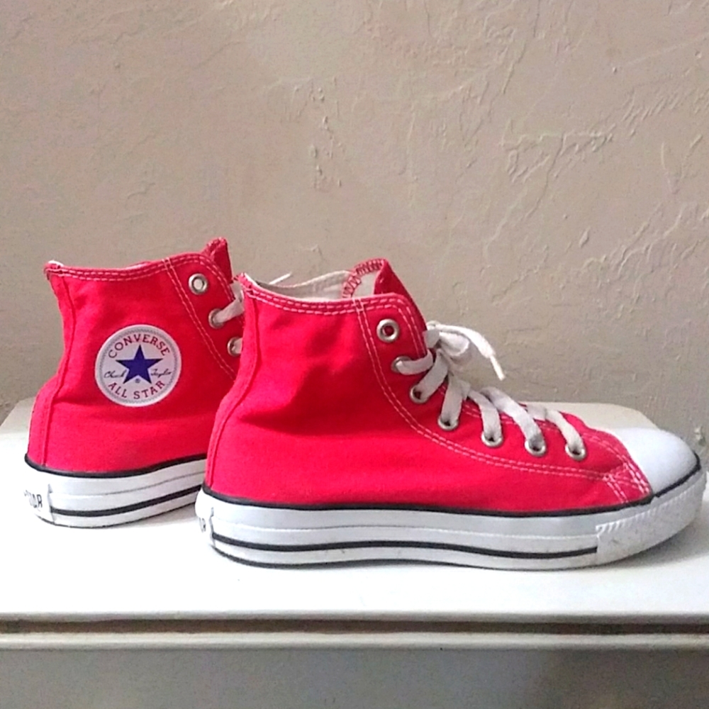 Youth CHUCK TAYLOR CONVERSE HIGH TOPS SIZE 3 NWOT - Picture 6 of 9
